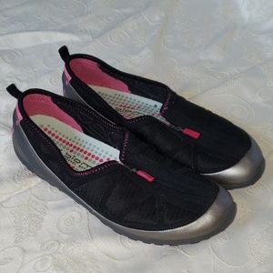 Ecco Casual Flats